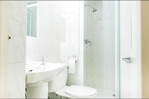 Avonmore Hotel Cartwright Gardens