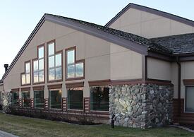 C'mon Inn Hotel & Suites