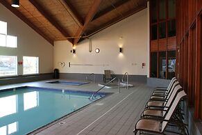 C'mon Inn Hotel & Suites