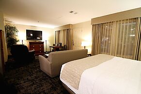 C'mon Inn Hotel & Suites