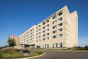 Courtyard by Marriott Montreal Airport