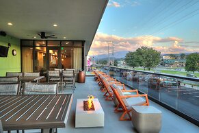 Holiday Inn & Suites Pigeon Forge Convention Center by IHG