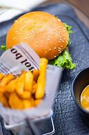 Hodelpa Garden Court