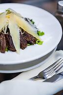 Hodelpa Garden Court