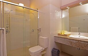 Adaaran Club Rannalhi  - 45 Minutes away from Male by Speedboat