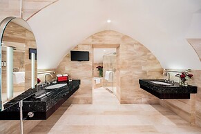 Mandarin Oriental, Prague