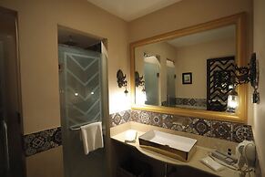 The Royal Retreat Resort and Spa