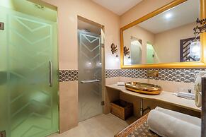 The Royal Retreat Resort and Spa