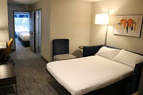 Holiday Inn Express & Suites Marquette by IHG