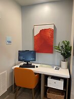 Holiday Inn Express & Suites Marquette by IHG