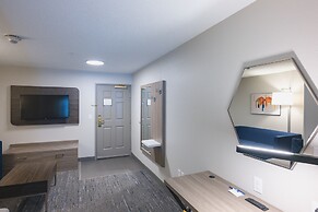 Holiday Inn Express & Suites Marquette by IHG