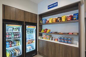 Holiday Inn Express & Suites Marquette by IHG