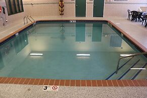 Holiday Inn Express & Suites Marquette by IHG