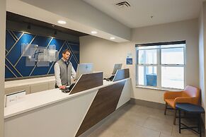 Holiday Inn Express & Suites Marquette by IHG