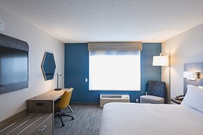 Holiday Inn Express & Suites Marquette by IHG