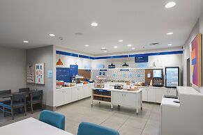 Holiday Inn Express & Suites Marquette by IHG