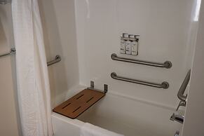 Holiday Inn Express & Suites Marquette by IHG