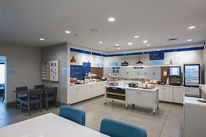 Holiday Inn Express & Suites Marquette by IHG