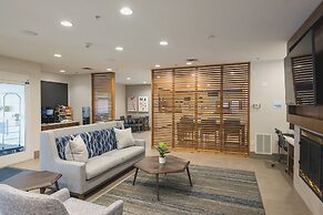 Holiday Inn Express & Suites Marquette by IHG