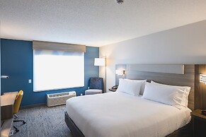 Holiday Inn Express & Suites Marquette by IHG