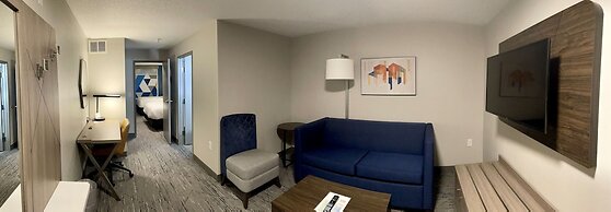 Holiday Inn Express & Suites Marquette by IHG