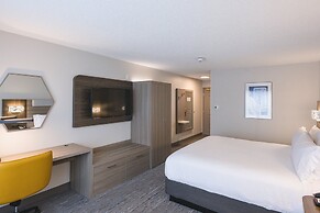 Holiday Inn Express & Suites Marquette by IHG