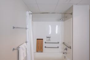 Holiday Inn Express & Suites Marquette by IHG