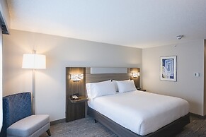 Holiday Inn Express & Suites Marquette by IHG