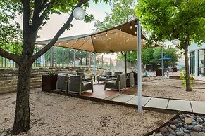 Courtyard by Marriott Austin Airport