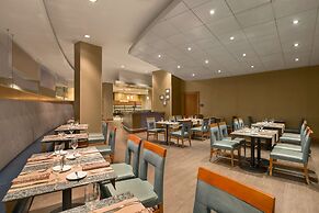 Hilton Baltimore BWI Airport