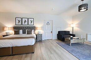 Stanton Manor Hotel