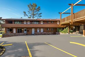 Clarion Collection Carmel Oaks Inn