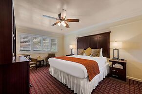 Clarion Collection Carmel Oaks Inn