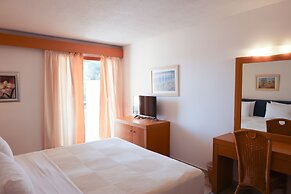 Kanapitsa Mare Hotel