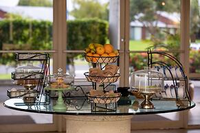 Port Labelle Inn & Conference Center