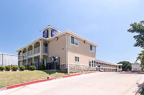 Motel 6 Azle, TX