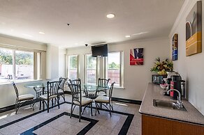 Motel 6 Azle, TX