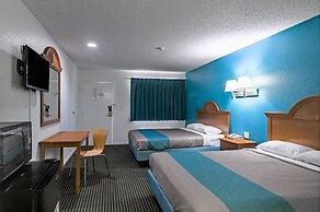 Motel 6 Azle, TX