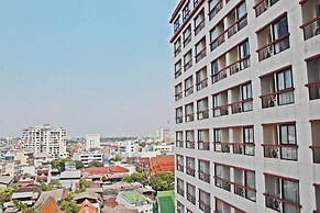 Amora Hotel Tapae Chiang Mai