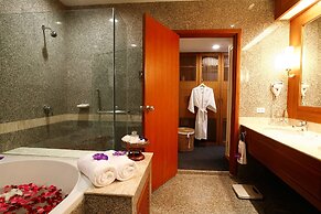 Amora Hotel Tapae Chiang Mai