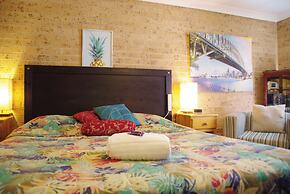 White Lanterns Motel