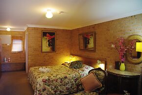 White Lanterns Motel