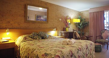 White Lanterns Motel