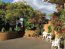 White Lanterns Motel