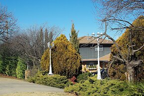 White Lanterns Motel