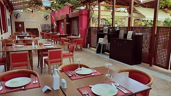 Apollonia Beach Resort & Spa