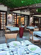 Apollonia Beach Resort & Spa