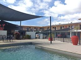 Summit Motel