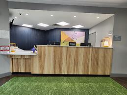 Spark by Hilton Rahway