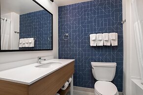 Spark by Hilton Rahway